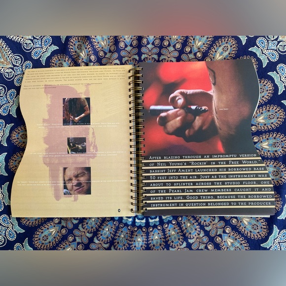 MTV Unplugged 1995 First Edition Book - Picture 10 of 11